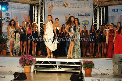 ELEGANTE MISS VALLEVERDE SIICLIA 18.8.2010 (187).JPG